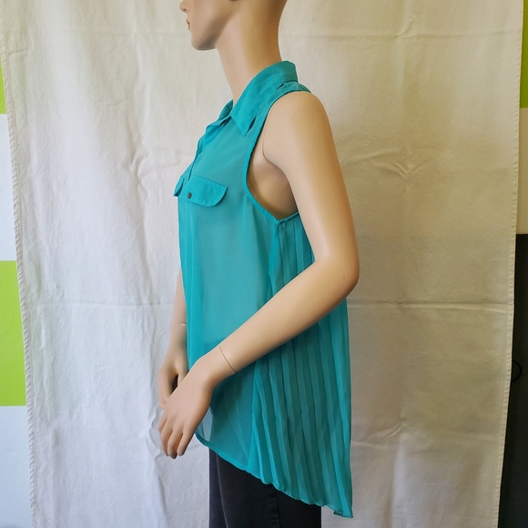 Eyelash Couture Sheer Button Down Tops- Set of 2 - Picture 6 of 16